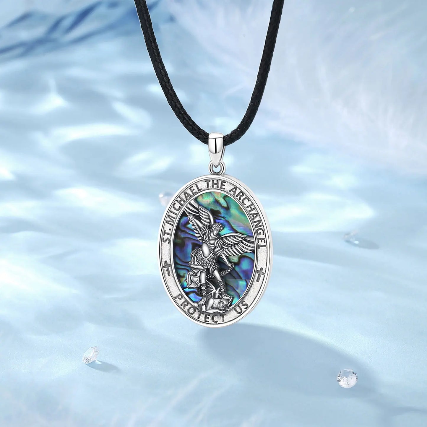 Video - Abalone kagylóval díszített Szent Mihály arkangyal ezüst medál és védelmi amulett